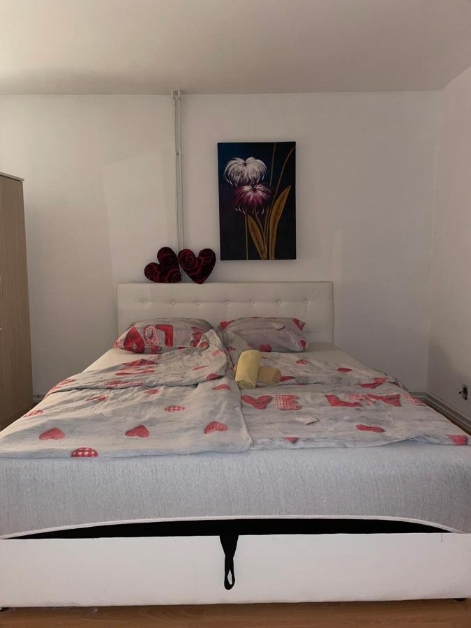 דירות טוזלה Apartman City מראה חיצוני תמונה