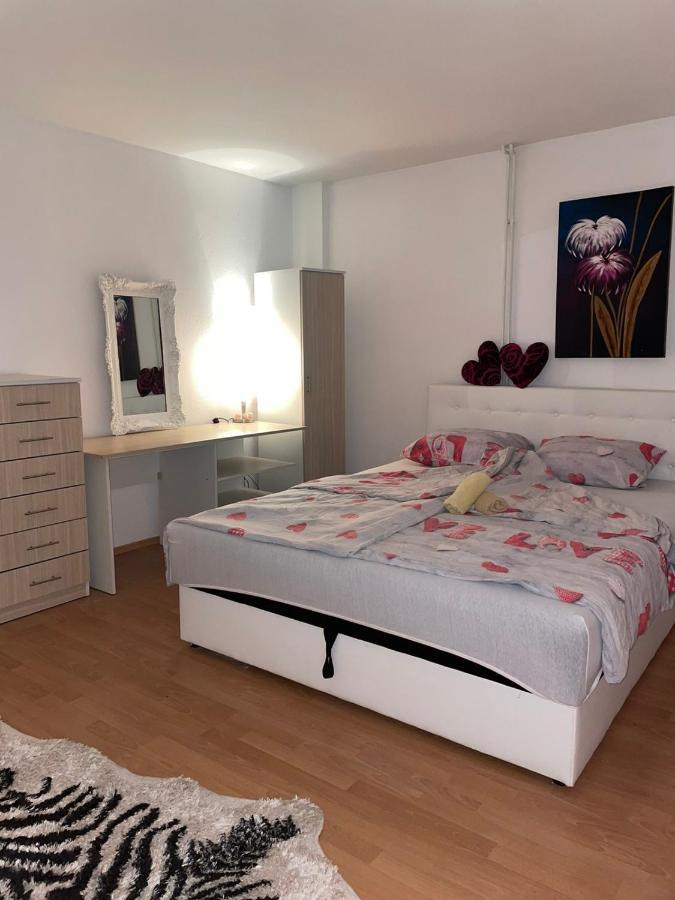 דירות טוזלה Apartman City מראה חיצוני תמונה
