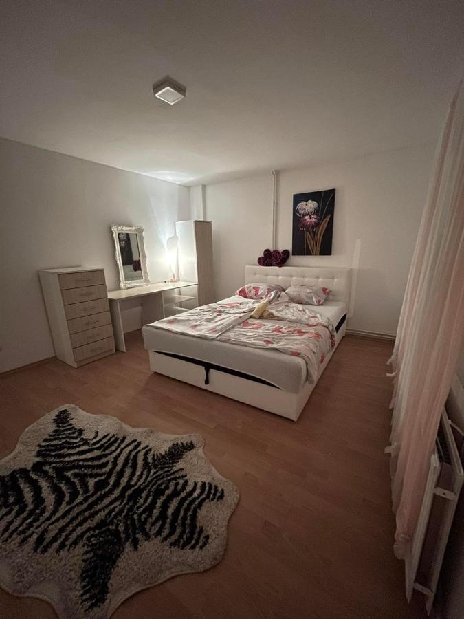 דירות טוזלה Apartman City מראה חיצוני תמונה