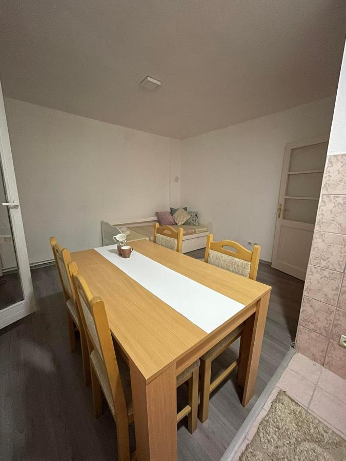 דירות טוזלה Apartman City מראה חיצוני תמונה