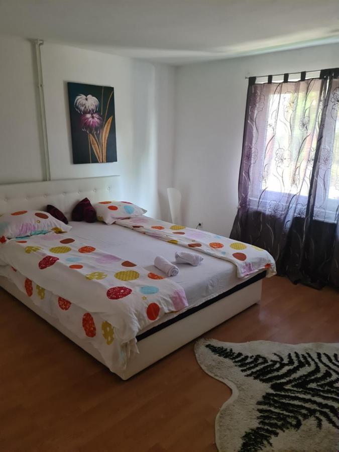 דירות טוזלה Apartman City מראה חיצוני תמונה